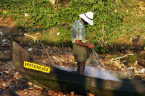 Pêcheur à Cochin. © Philip Plisson / Plisson La Trinité / AA12546 - Nos reportages photos - Homme