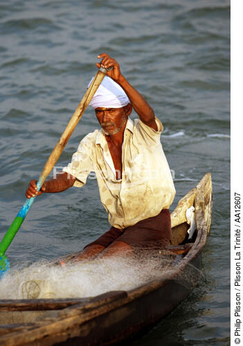 Pêcheur à Cochin. - © Philip Plisson / Plisson La Trinité / AA12607 - Nos reportages photos - Pêcheurs du monde