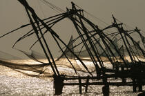 Chinese nets devant Cochin. © Philip Plisson / Plisson La Trinité / AA12611 - Nos reportages photos - Inde