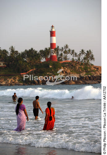 Bain à Kovalam. - © Philip Plisson / Plisson La Trinité / AA12702 - Nos reportages photos - Kerala