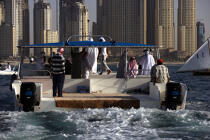 Regatta boutre in front of Dubai. © Philip Plisson / Plisson La Trinité / AA12731 - Photo Galleries - Speedboat