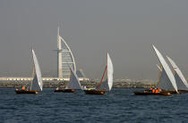 Regatta boutre in front of Dubai. © Philip Plisson / Plisson La Trinité / AA12732 - Photo Galleries - Dubai