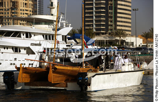 End of regatta in Dubai. - © Philip Plisson / Plisson La Trinité / AA12740 - Photo Galleries - Speedboat
