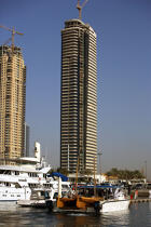 Retour de régate à Dubai. © Philip Plisson / Plisson La Trinité / AA12741 - Nos reportages photos - Immeuble