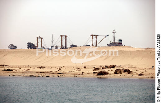 Suez Canal. - © Philip Plisson / Plisson La Trinité / AA12820 - Photo Galleries - Tanker carrying chemicals