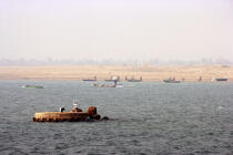 Sur le canal de Suez. © Philip Plisson / Plisson La Trinité / AA12822 - Nos reportages photos - Egypte