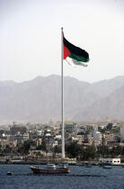 Le drapeau jordanien à Aqaba. © Philip Plisson / Plisson La Trinité / AA12844 - Nos reportages photos - Jordanie