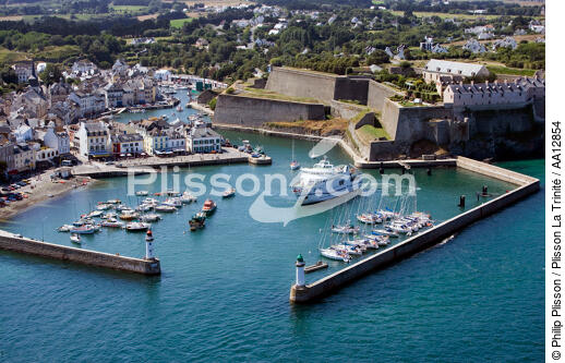 Le Palais à Belle-Ile. - © Philip Plisson / Plisson La Trinité / AA12854 - Nos reportages photos - Feu de port