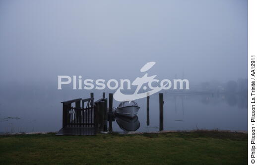 Mist over Mystic - © Philip Plisson / Plisson La Trinité / AA12911 - Photo Galleries - Autumn Colors in New England