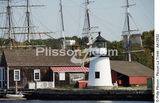 Mystic Seaport - © Philip Plisson / Plisson La Trinité / AA12932 - Photo Galleries - Autumn Colors in New England