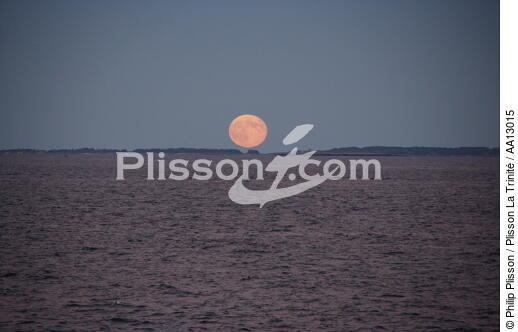 Lune rousse - © Philip Plisson / Plisson La Trinité / AA13015 - Nos reportages photos - Pleine lune