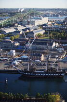 Trois-mâts dans le port de Boston. © Philip Plisson / Plisson La Trinité / AA13416 - Nos reportages photos - USS Constitution