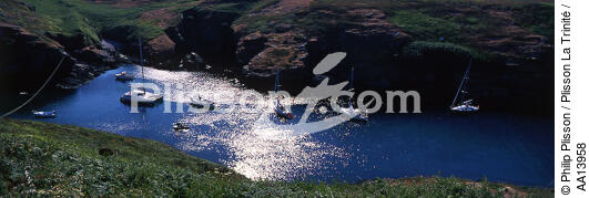 Mouillage de l'anse de Ster-Ouen à Belle-Ile. - © Philip Plisson / Plisson La Trinité / AA13958 - Nos reportages photos - Catamaran de croisière