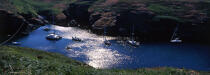Mouillage de l'anse de Ster-Ouen à Belle-Ile. © Philip Plisson / Plisson La Trinité / AA13958 - Photo Galleries - Cruising catamaran