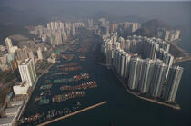 The port of Aberdeen in Hong Kong. © Philip Plisson / Plisson La Trinité / AA14008 - Photo Galleries - Building