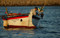 Petite pêche aux Açores. © Philip Plisson / Plisson La Trinité / AA14108 - Nos reportages photos - Barque