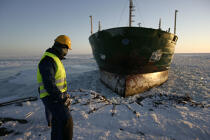 On board of an icebreaker in the Baltic sea. © Philip Plisson / Plisson La Trinité / AA14119 - Photo Galleries - Man