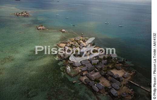 The archipelago of San Blas in Panama. - © Philip Plisson / Plisson La Trinité / AA14132 - Photo Galleries - Panama