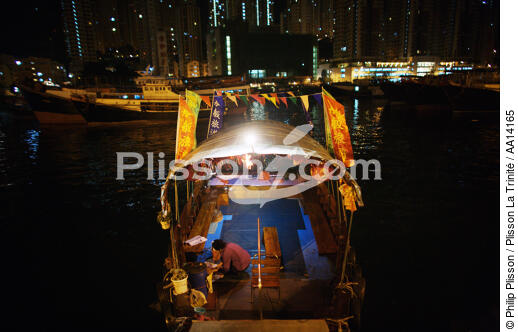 Hong Kong. - © Philip Plisson / Plisson La Trinité / AA14165 - Nos reportages photos - Hong Kong, ville de contrastes