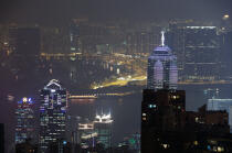 Hong Kong la nuit. © Philip Plisson / Plisson La Trinité / AA14167 - Nos reportages photos - Immeuble