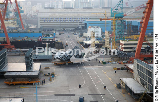 La ville portuaire de Ulsan en Corée de Sud. - © Philip Plisson / Plisson La Trinité / AA14176 - Nos reportages photos - Chantier naval