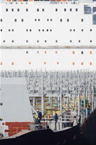 La ville portuaire de Ulsan en Corée de Sud. © Philip Plisson / Plisson La Trinité / AA14193 - Nos reportages photos - Chantier Hyundai, le plus grand chantier maritime du monde.