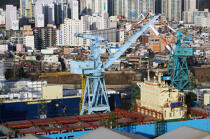 La ville portuaire de Ulsan en Corée de Sud. © Philip Plisson / Plisson La Trinité / AA14204 - Nos reportages photos - Construction navale