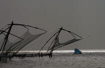 Chinese nets dans le Kerala, Inde. © Philip Plisson / Plisson La Trinité / AA14219 - Nos reportages photos - Backwater