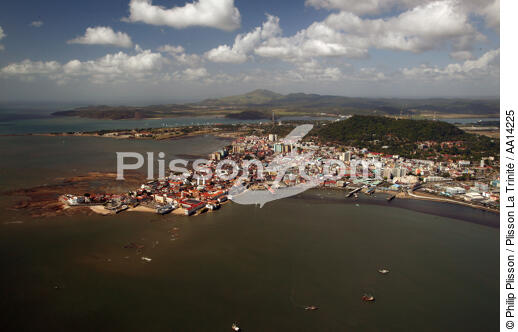 Panama City and the entry of the canal. - © Philip Plisson / Plisson La Trinité / AA14225 - Photo Galleries - Town [Panama]