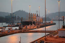 Ecluse sur le Canal de Panama. © Philip Plisson / Plisson La Trinité / AA14227 - Nos reportages photos - Ecluse