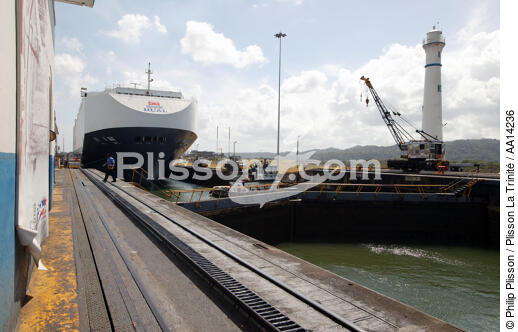 Lock on Panama Canal. - © Philip Plisson / Plisson La Trinité / AA14236 - Photo Galleries - Panama