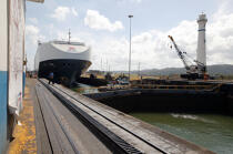 Lock on Panama Canal. © Philip Plisson / Plisson La Trinité / AA14236 - Photo Galleries - Lock
