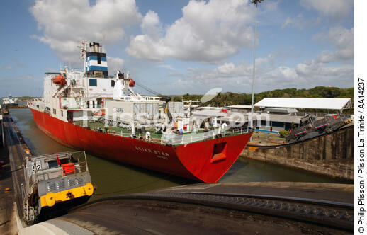 Ecluse sur le Canal de Panama. - © Philip Plisson / Plisson La Trinité / AA14237 - Nos reportages photos - Panama