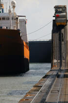 Lock on Panama Canal. © Philip Plisson / Plisson La Trinité / AA14246 - Photo Galleries - Rail transport