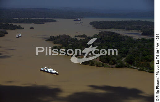 Le canal de Panama. - © Philip Plisson / Plisson La Trinité / AA14264 - Nos reportages photos - Site [Panama]