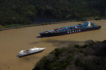 Le canal de Panama. © Philip Plisson / Plisson La Trinité / AA14265 - Nos reportages photos - Canal de Panama