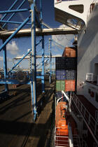 Containership in Malta. © Philip Plisson / Plisson La Trinité / AA14283 - Photo Galleries - CMA CGM Marco Polo