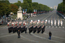 Champs-Élysées. Défilé du 14 juillet © Philip Plisson / Plisson La Trinité / AA15109 - Nos reportages photos - Défilé du 14 juillet