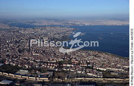 Istanbul - © Philip Plisson / Plisson La Trinité / AA15572 - Photo Galleries - Bosphorus
