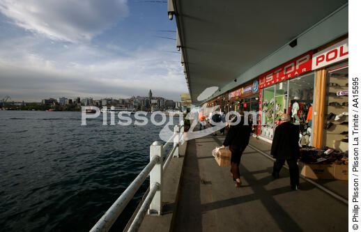 Istanbul - © Philip Plisson / Plisson La Trinité / AA15595 - Nos reportages photos - Bosphore