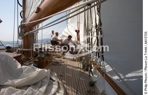 On board Eléonora - © Philip Plisson / Plisson La Trinité / AA15703 - Photo Galleries - Manoeuvre
