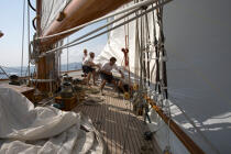 On board Eléonora © Philip Plisson / Plisson La Trinité / AA15703 - Photo Galleries - Manoeuvre