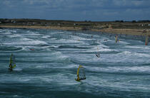 Windsurfing in Erdeven. © Guillaume Plisson / Plisson La Trinité / AA16029 - Photo Galleries - Nautical sports
