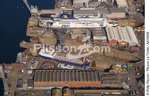 Falmouth, Angleterre - © Philip Plisson / Plisson La Trinité / AA16569 - Nos reportages photos - Chantier Naval