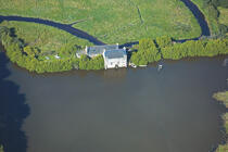 Moulin sur la ria d'Etel. © Philip Plisson / Plisson La Trinité / AA16858 - Nos reportages photos - Moulin à marée