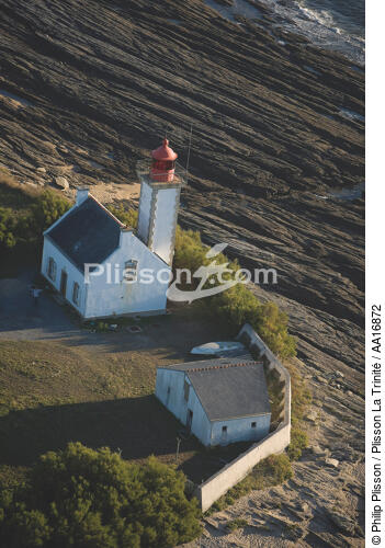Le phare de la pointe des Chats à Groix. - © Philip Plisson / Plisson La Trinité / AA16872 - Nos reportages photos - Chats [Pointe des]