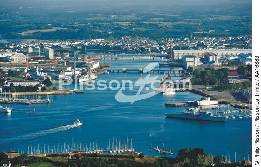 The bay of Lorient. - © Philip Plisson / Plisson La Trinité / AA16883 - Photo Galleries - Morbihan