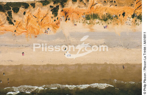 The beach of the gold mine in Penestin. - © Philip Plisson / Plisson La Trinité / AA16911 - Photo Galleries - Beach