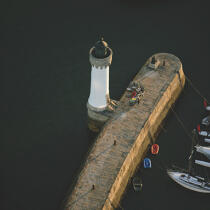 Feu de port de Port-Haliguen. © Philip Plisson / Plisson La Trinité / AA16925 - Nos reportages photos - Le Morbihan à tire d'ailes Photos de Philip Plisson