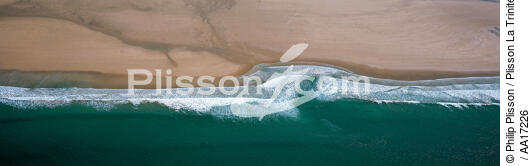 Saint Yves - © Philip Plisson / Plisson La Trinité / AA17226 - Photo Galleries - Beach